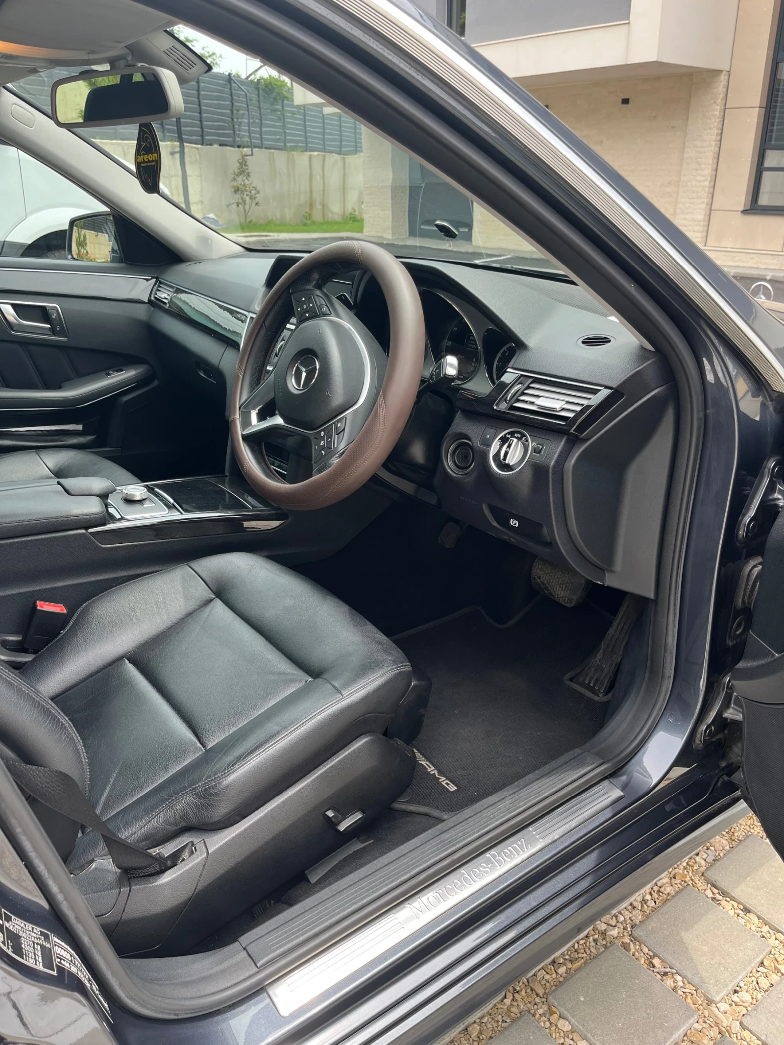 Mercedes-Benz E 220, снимка 7 - Автомобили и джипове - 54892232