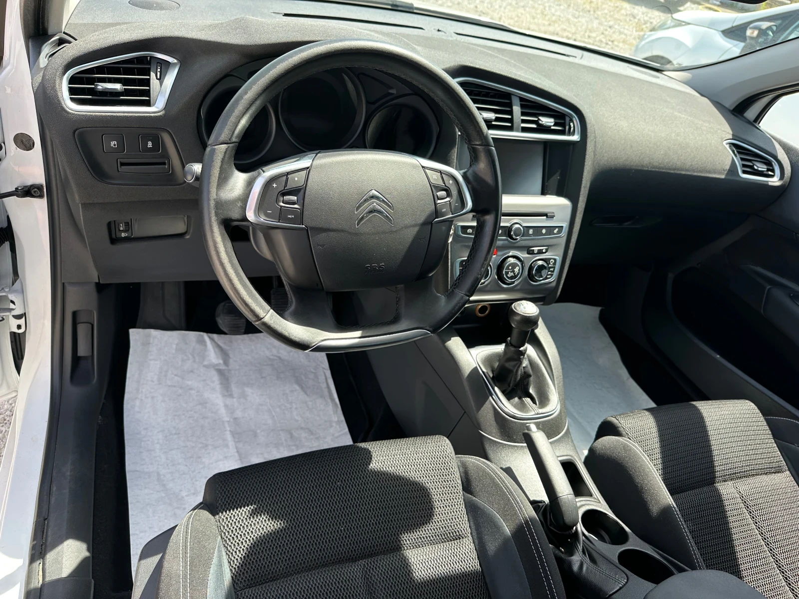Citroen C4 1.6HDI Navi, снимка 8 - Автомобили и джипове - 54932727