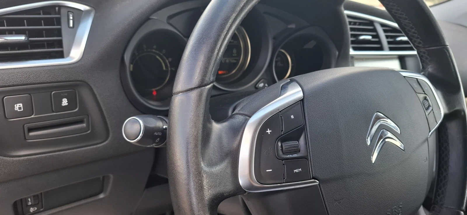 Citroen C4 1.6HDI Navi, снимка 12 - Автомобили и джипове - 56216975