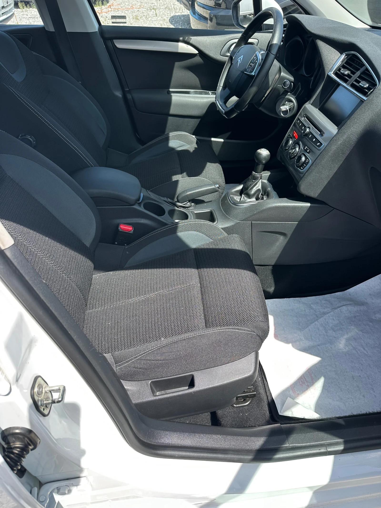 Citroen C4 1.6HDI Navi, снимка 9 - Автомобили и джипове - 54932727