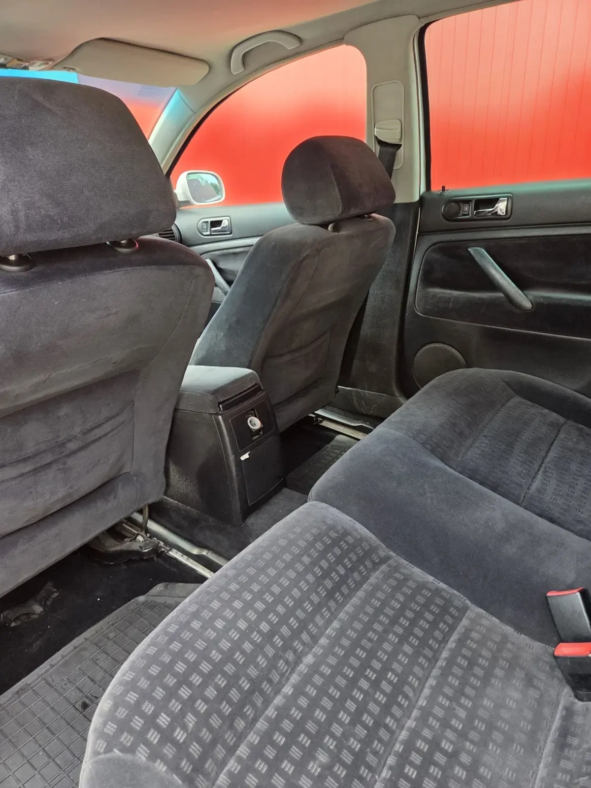 VW Passat 2.0i Бензин-Газ Региатриран, снимка 16 - Автомобили и джипове - 54933822