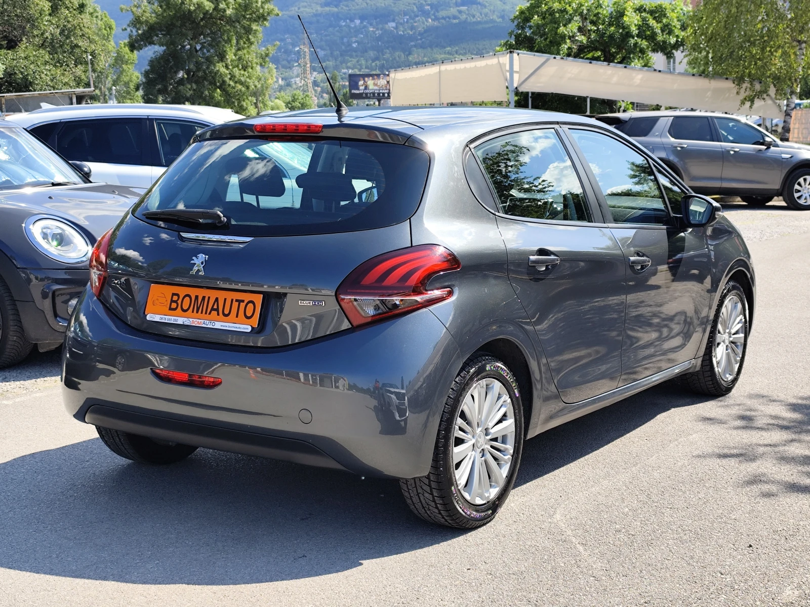 Peugeot 208 1.6HDi* LED* EURO 6B* MMI* 5ВРАТИ, снимка 4 - Автомобили и джипове - 55362890
