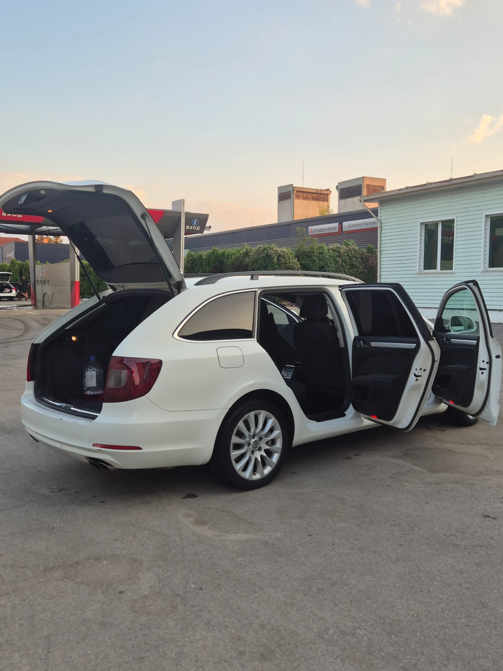 Skoda Superb, снимка 6 - Автомобили и джипове - 55781391