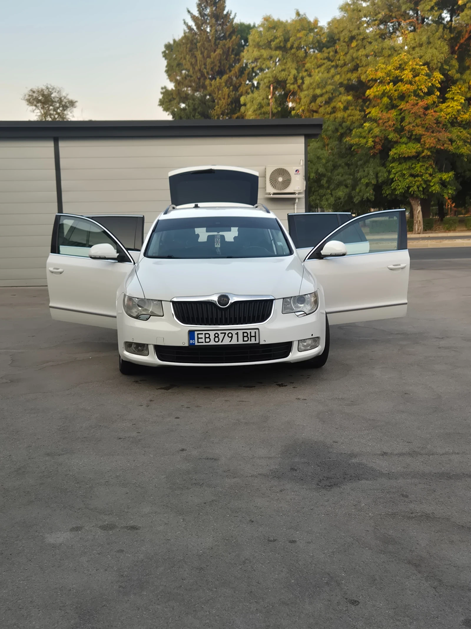 Skoda Superb, снимка 2 - Автомобили и джипове - 55781391