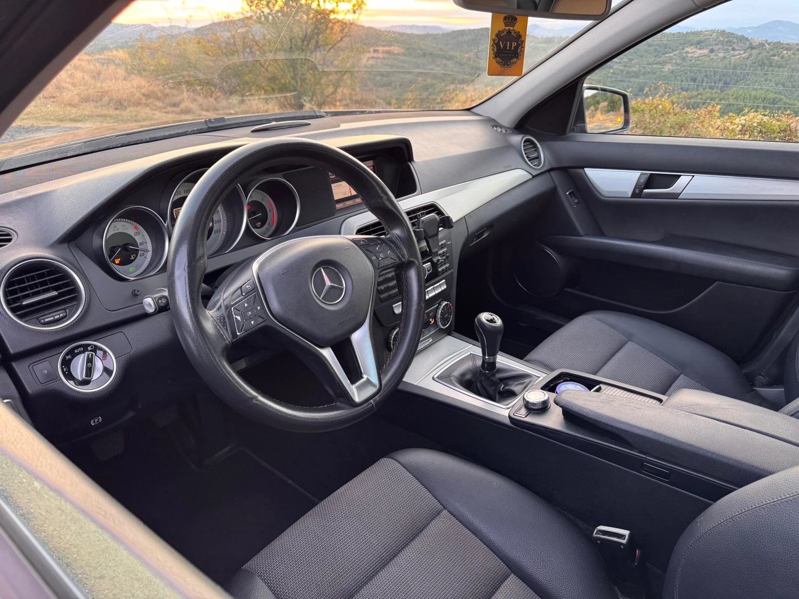 Mercedes-Benz C 200 Avantgarde, снимка 7 - Автомобили и джипове - 56086724