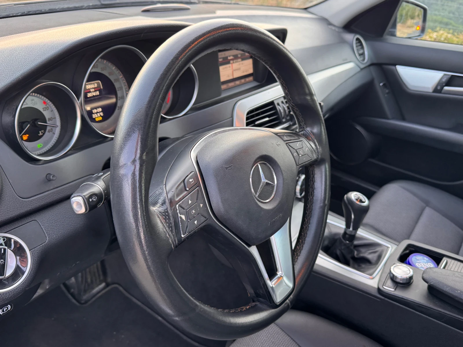 Mercedes-Benz C 200 Avantgarde, снимка 12 - Автомобили и джипове - 56086724