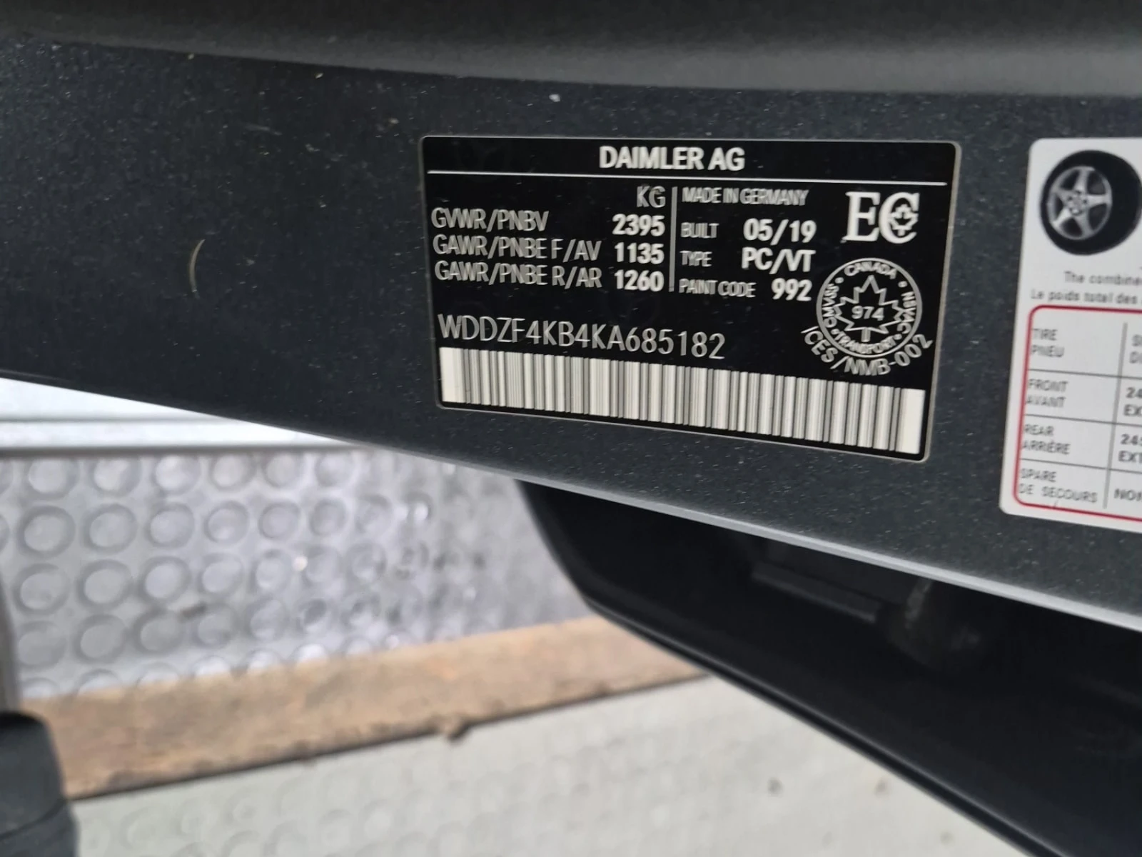 Mercedes-Benz E 300 4MATIC * AMG * CARFAX * , снимка 14 - Автомобили и джипове - 56092497