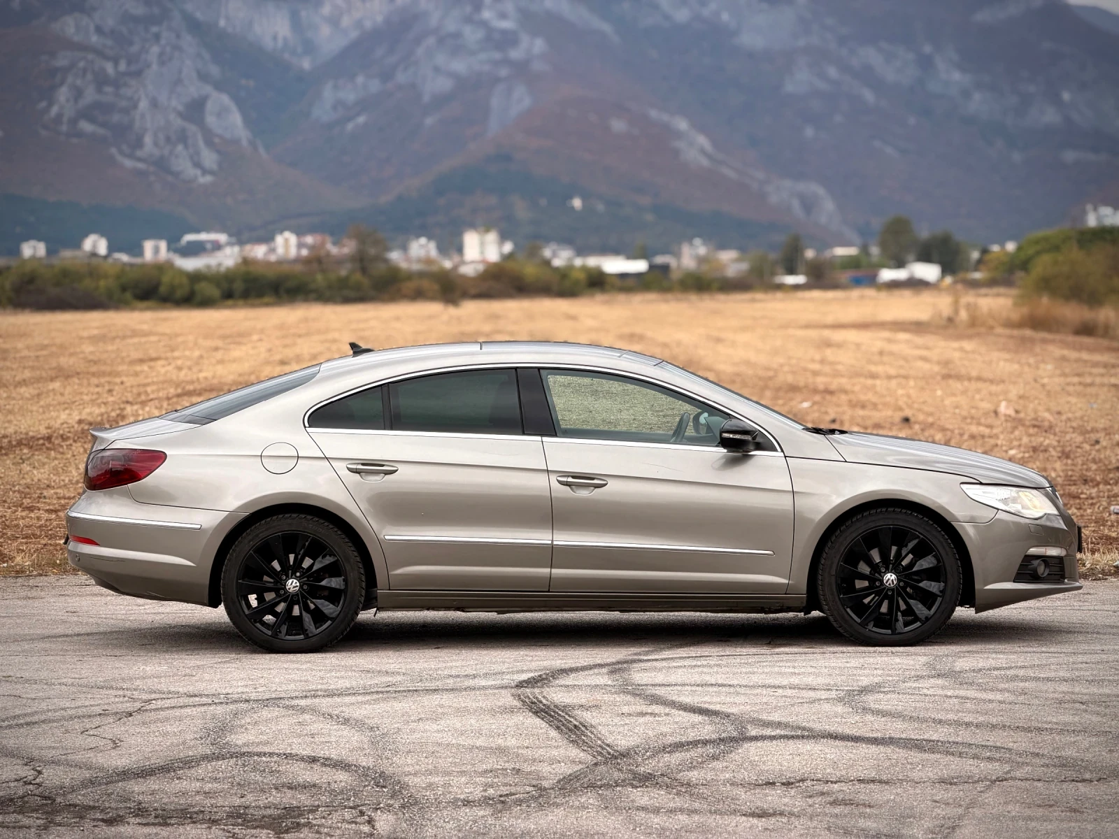 VW CC 2.0 TDI DSG, снимка 4 - Автомобили и джипове - 56554491