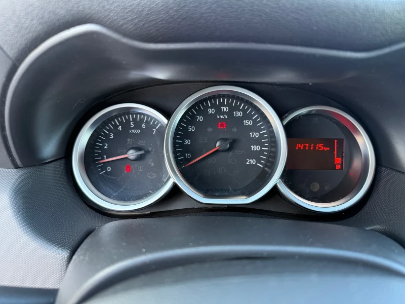 Dacia Duster 1.2 Tce Фейс.Камера, 147 хил км Франция, снимка 13 - Автомобили и джипове - 52290478