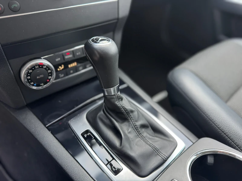 Mercedes-Benz GLK 220CDI* 4matic* Sport, снимка 8 - Автомобили и джипове - 52855536