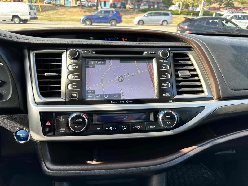 Toyota Highlander Hybrid Limited* ПАНОРАМА* КОЖА* ПОДГРЕВ* НАВИ* 7 P, снимка 13 - Автомобили и джипове - 53489526