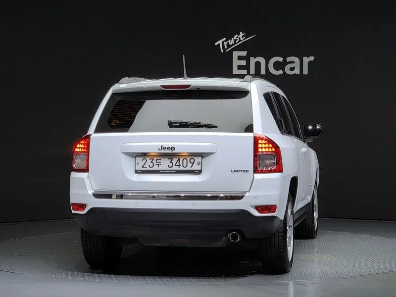 Jeep Compass, снимка 4 - Автомобили и джипове - 54463260