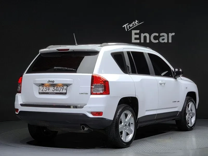 Jeep Compass, снимка 2 - Автомобили и джипове - 54463260