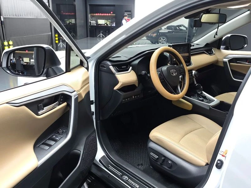 Toyota Rav4 2, 5 4WD Hybrid LTD| 219к.с.| ВКЛ.ТЕХНОТЕСТ, снимка 10 - Автомобили и джипове - 55233171