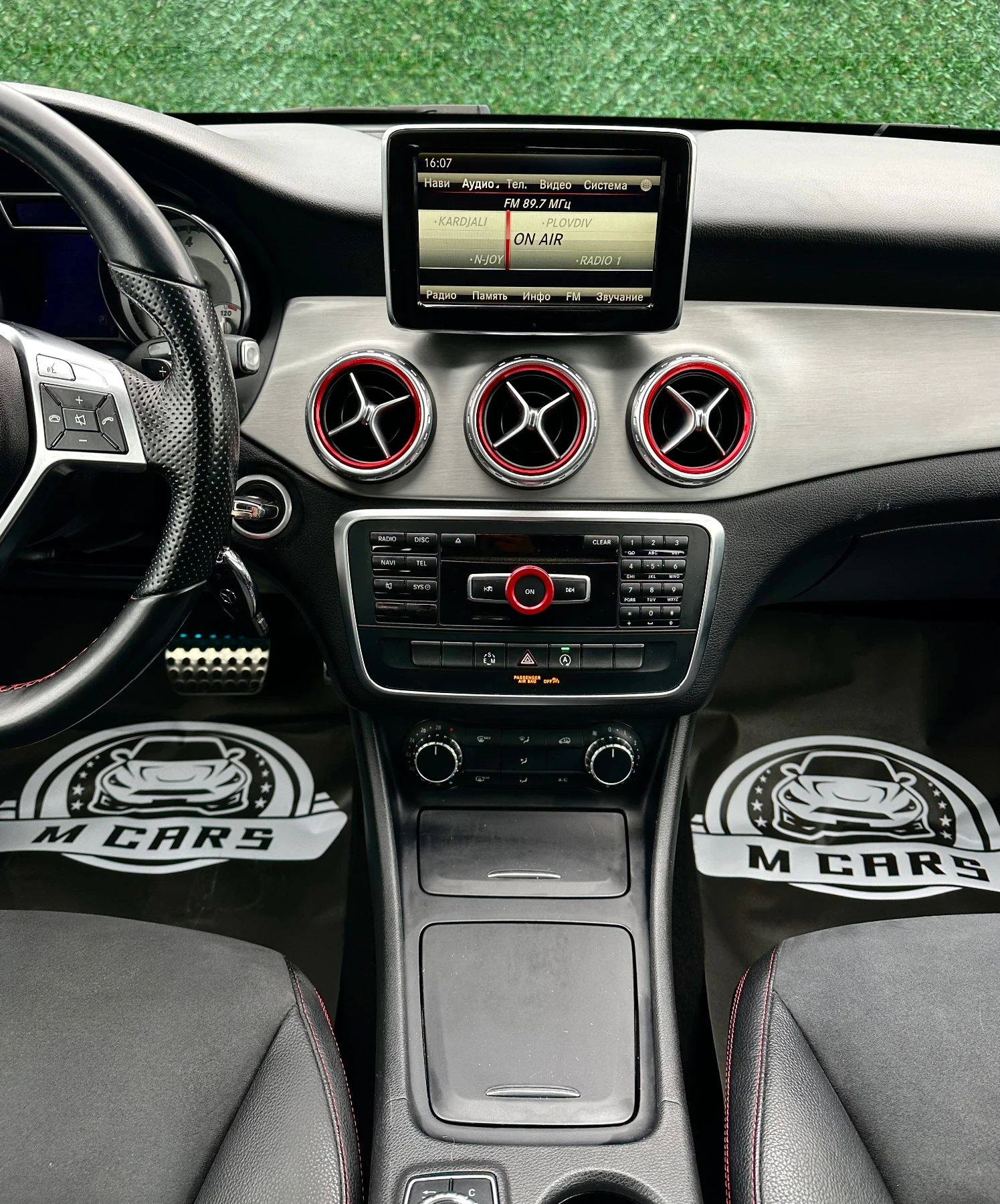 Mercedes-Benz GLA 200 AMG-LINE / KAMERA / PREMIUM / NAVY  - изображение 10