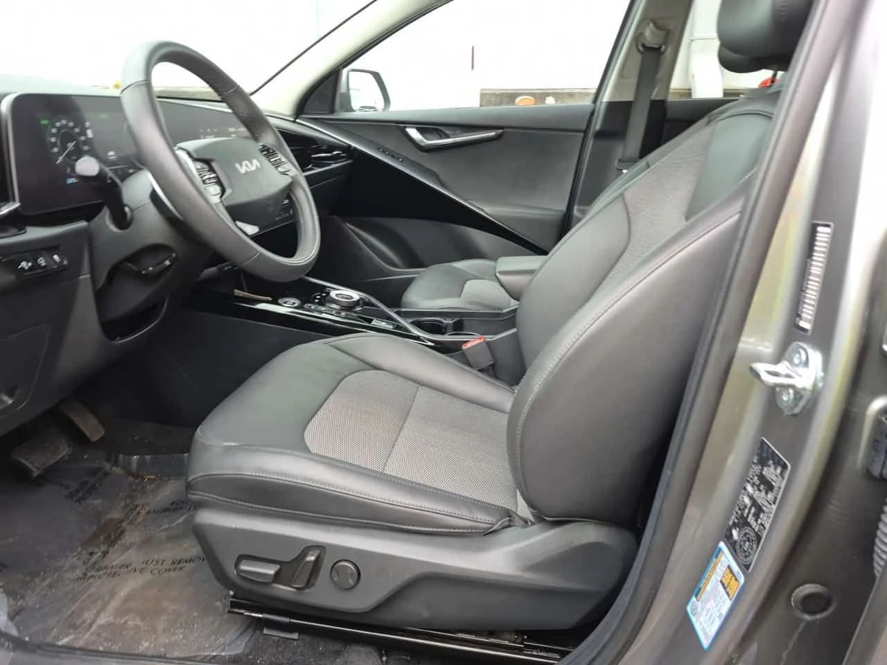 Kia Niro WIND+ CARFAX /2 ключа/Подгрев, снимка 6 - Автомобили и джипове - 53804516