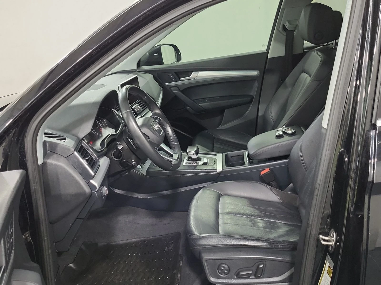 Audi Q5 PREMIUM PLUS АВТО КРЕДИТ, снимка 8 - Автомобили и джипове - 54031458