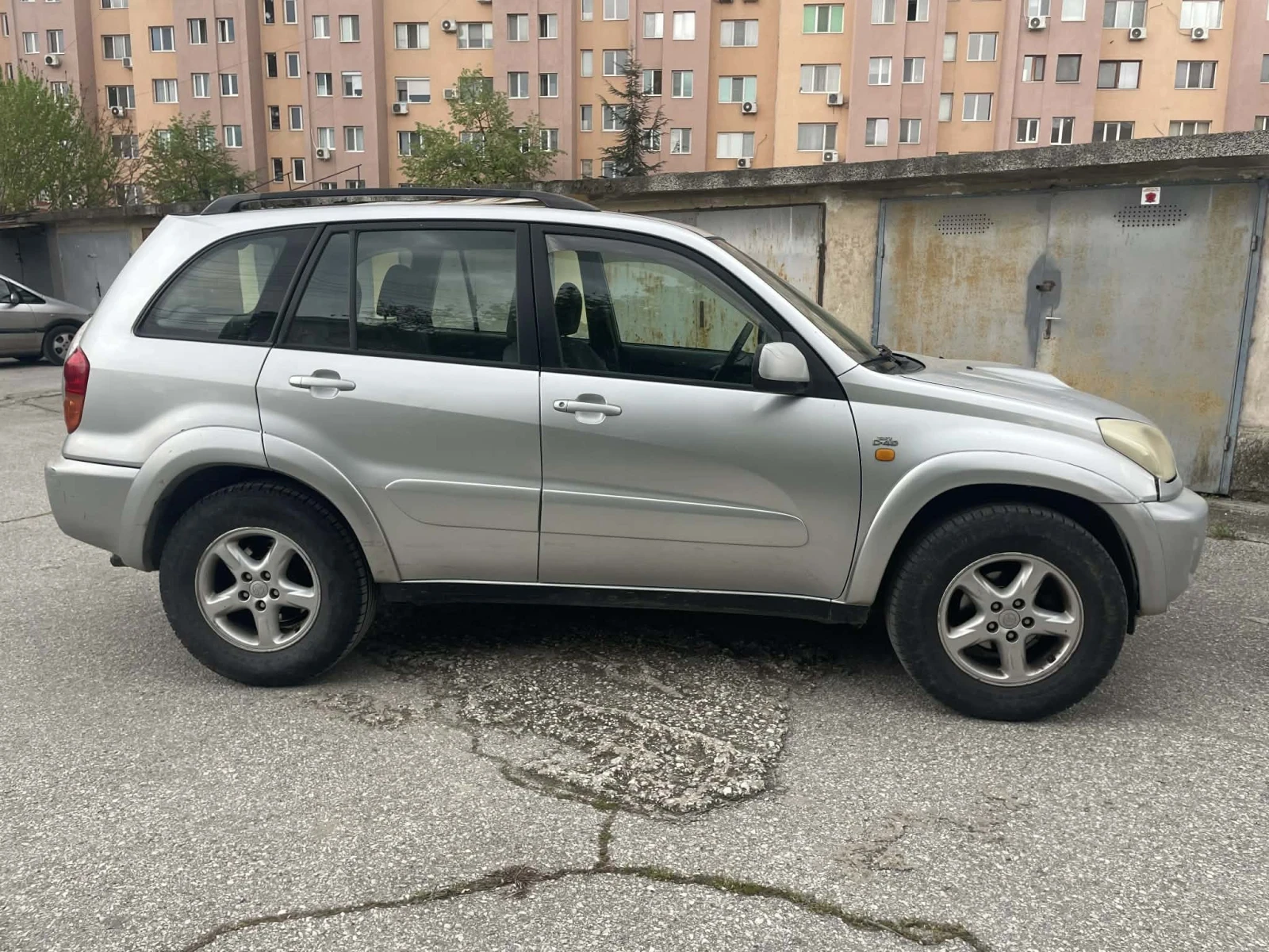 Toyota Rav4 2.0d-4d 116, снимка 3 - Автомобили и джипове - 54260521