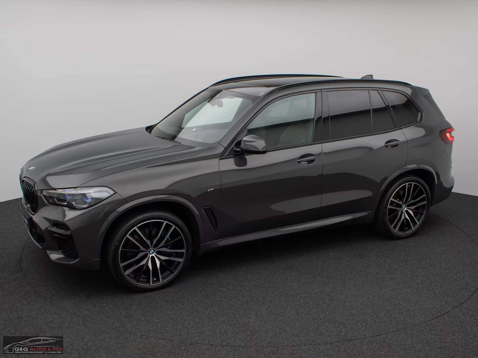 BMW X5 M50i/530HP/360/HUD/PANO/LASER/H&K/BLACK/409z, снимка 3 - Автомобили и джипове - 54539661