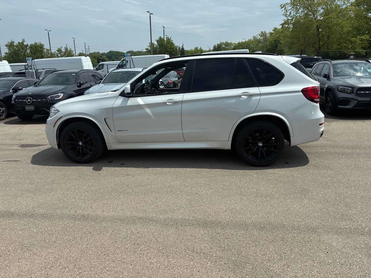BMW X5 * xDrive35d * CARFAX * БЕЗ ПЪРВОНАЧАЛНА ВНОСКА, снимка 3 - Автомобили и джипове - 54858851