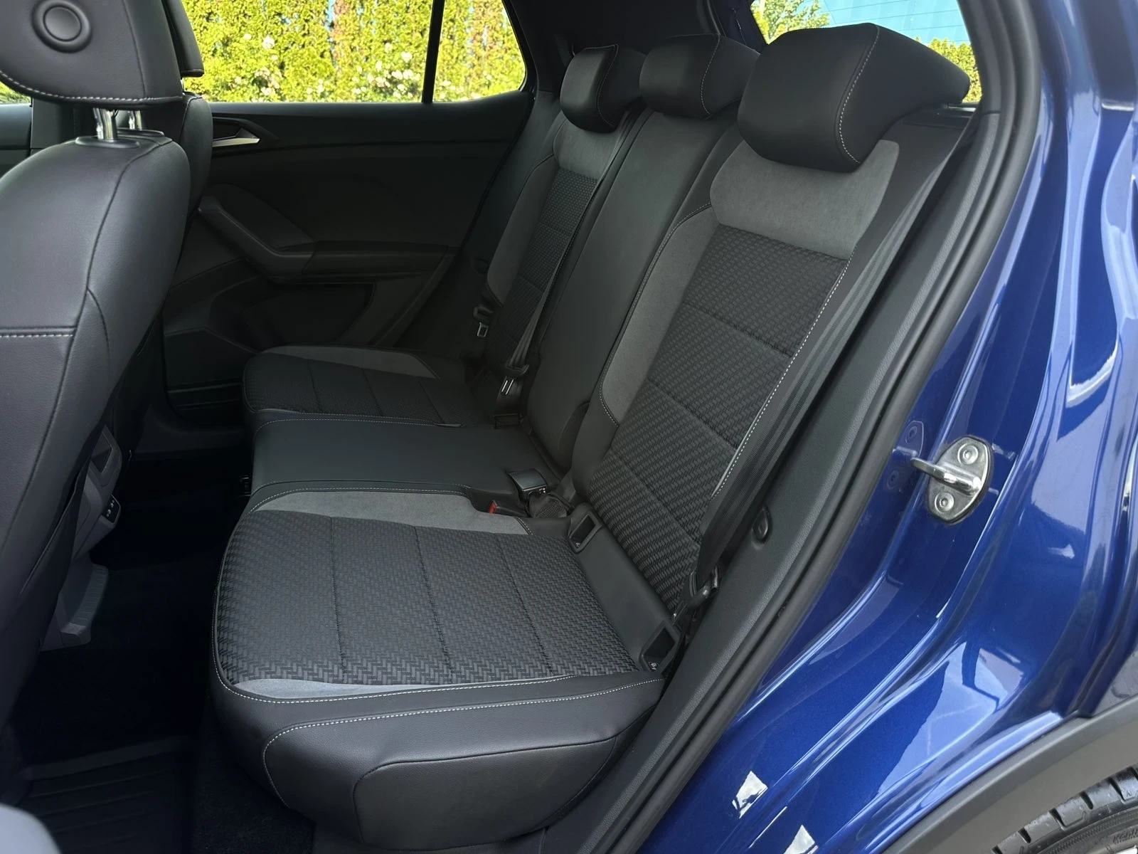 VW T-Cross 1.5 TSi # R-line # ОТЛИЧНО СЪСТОЯНИЕ! #, снимка 14 - Автомобили и джипове - 55022388