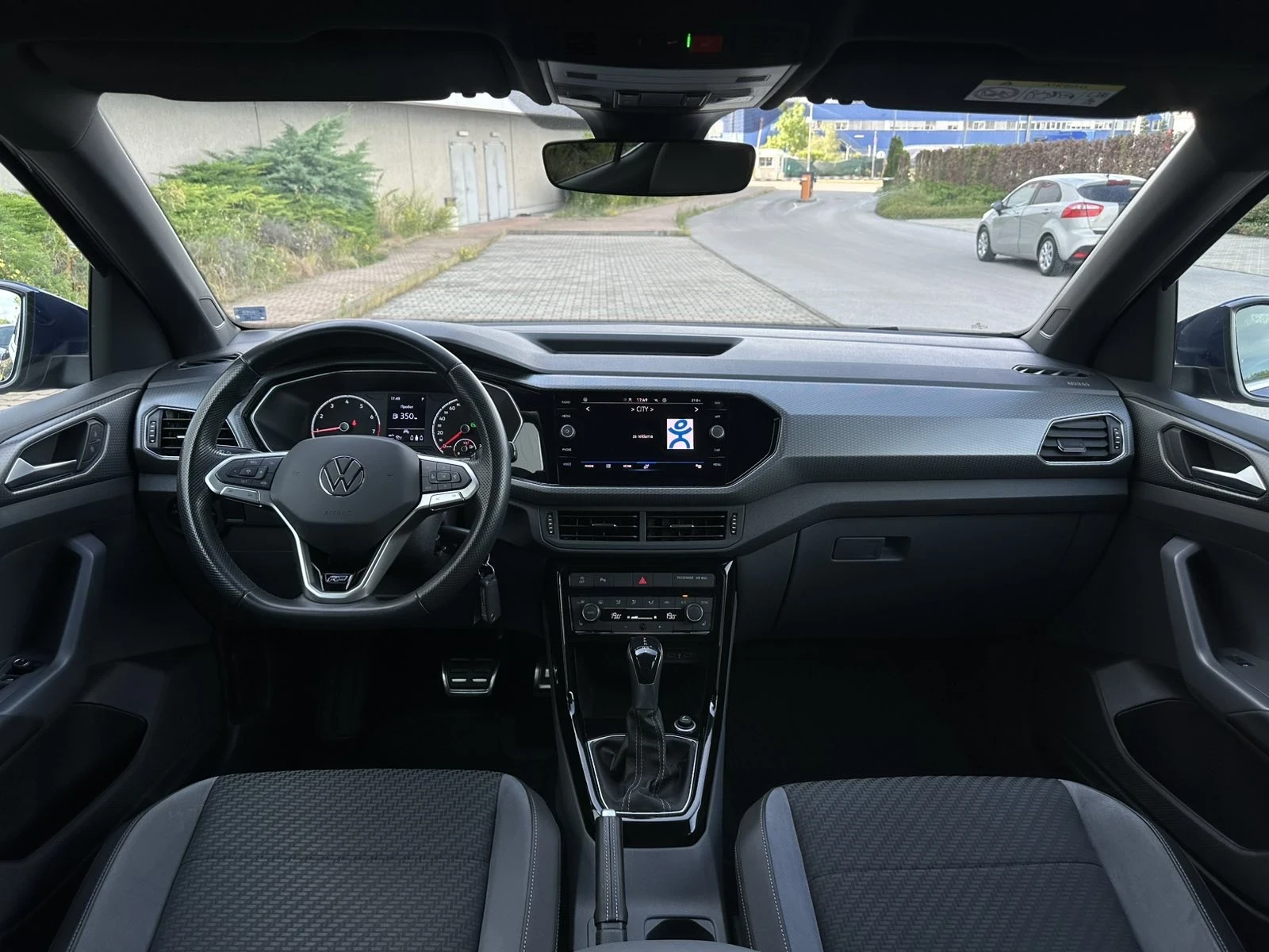 VW T-Cross 1.5 TSi # R-line # ОТЛИЧНО СЪСТОЯНИЕ! #, снимка 11 - Автомобили и джипове - 55022388