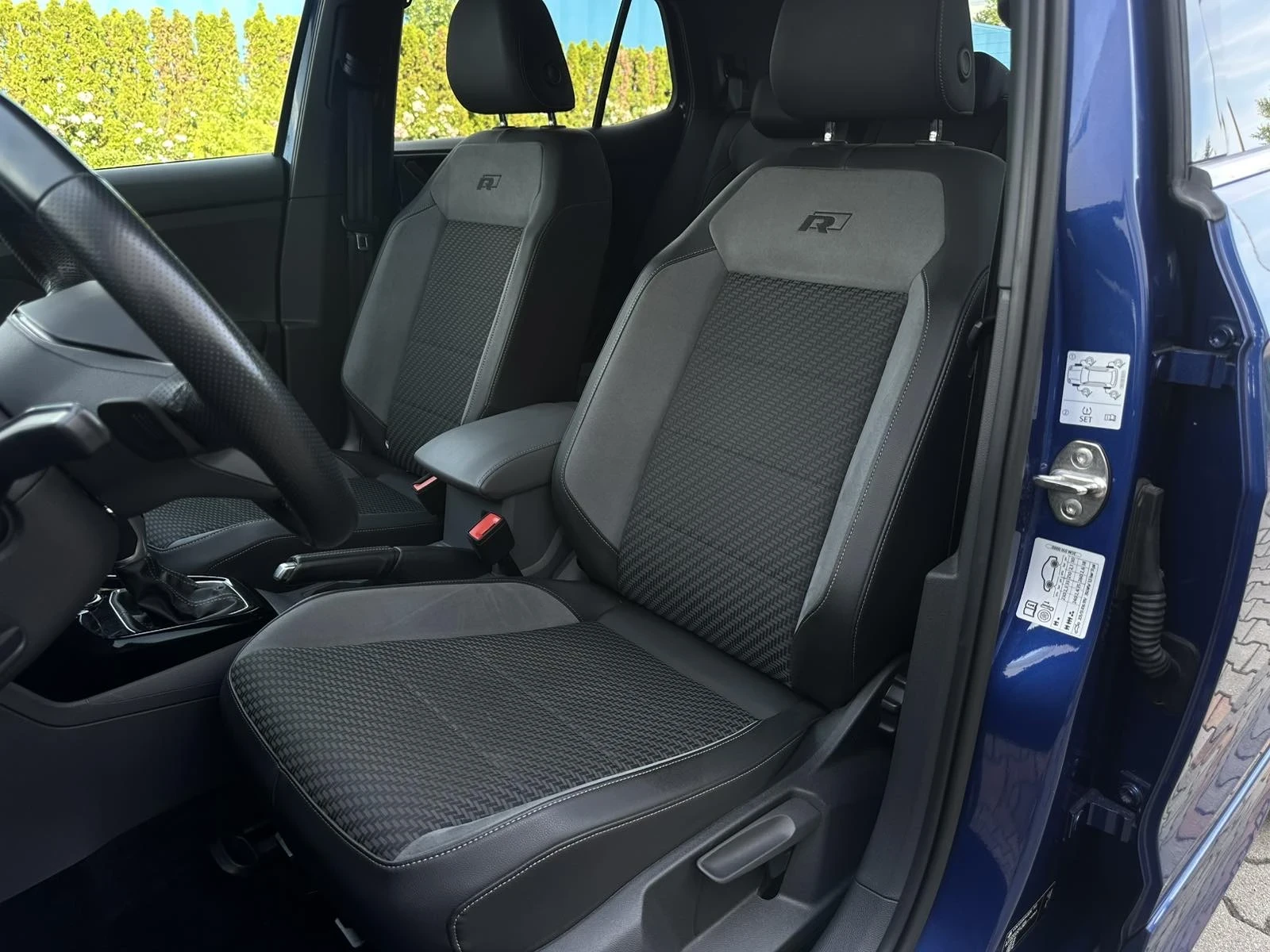 VW T-Cross 1.5 TSi # R-line # ОТЛИЧНО СЪСТОЯНИЕ! #, снимка 9 - Автомобили и джипове - 55022388