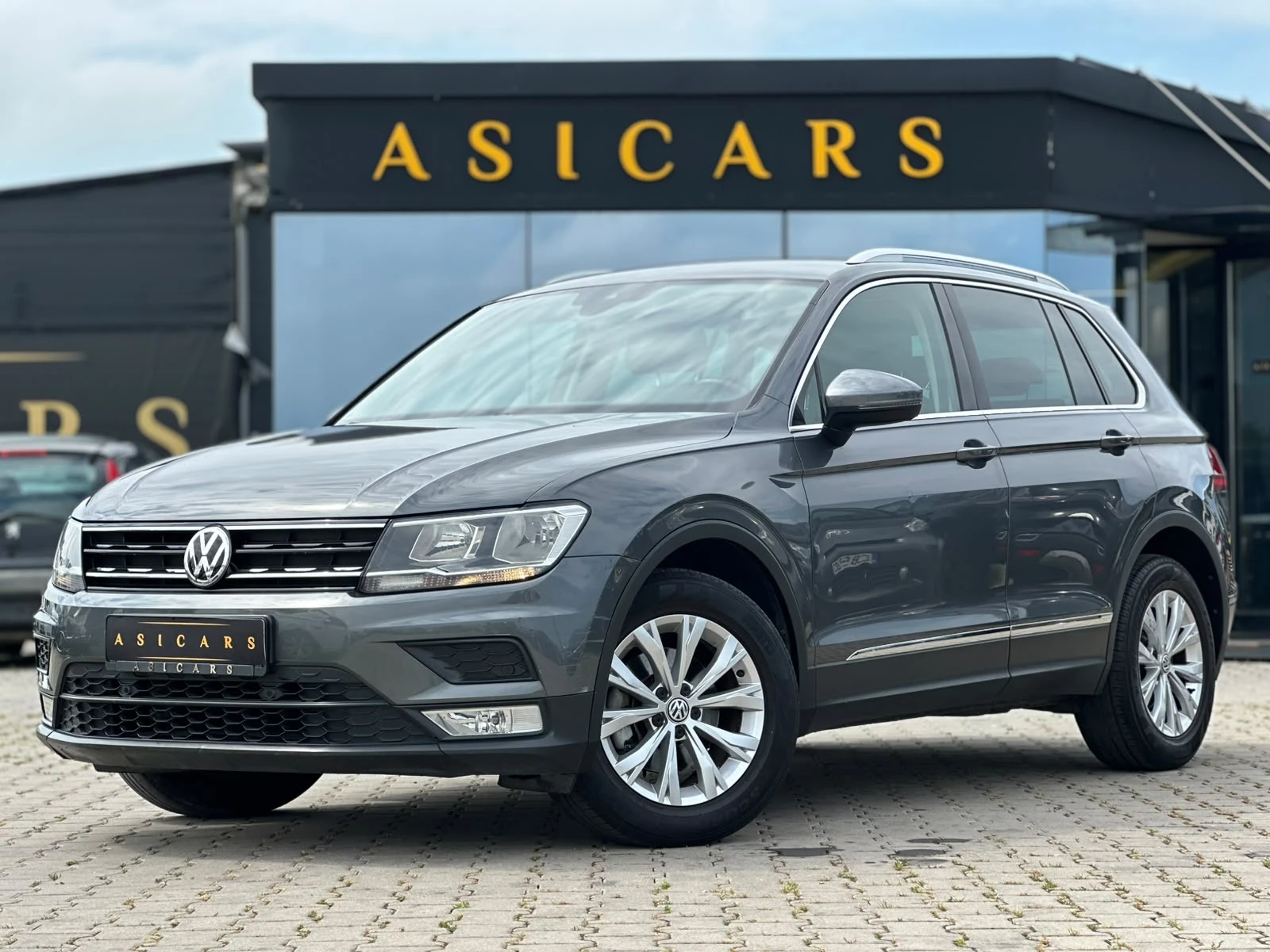 VW Tiguan / 2.0 TDI / 150 HP /EURO 6 / NAVI /
