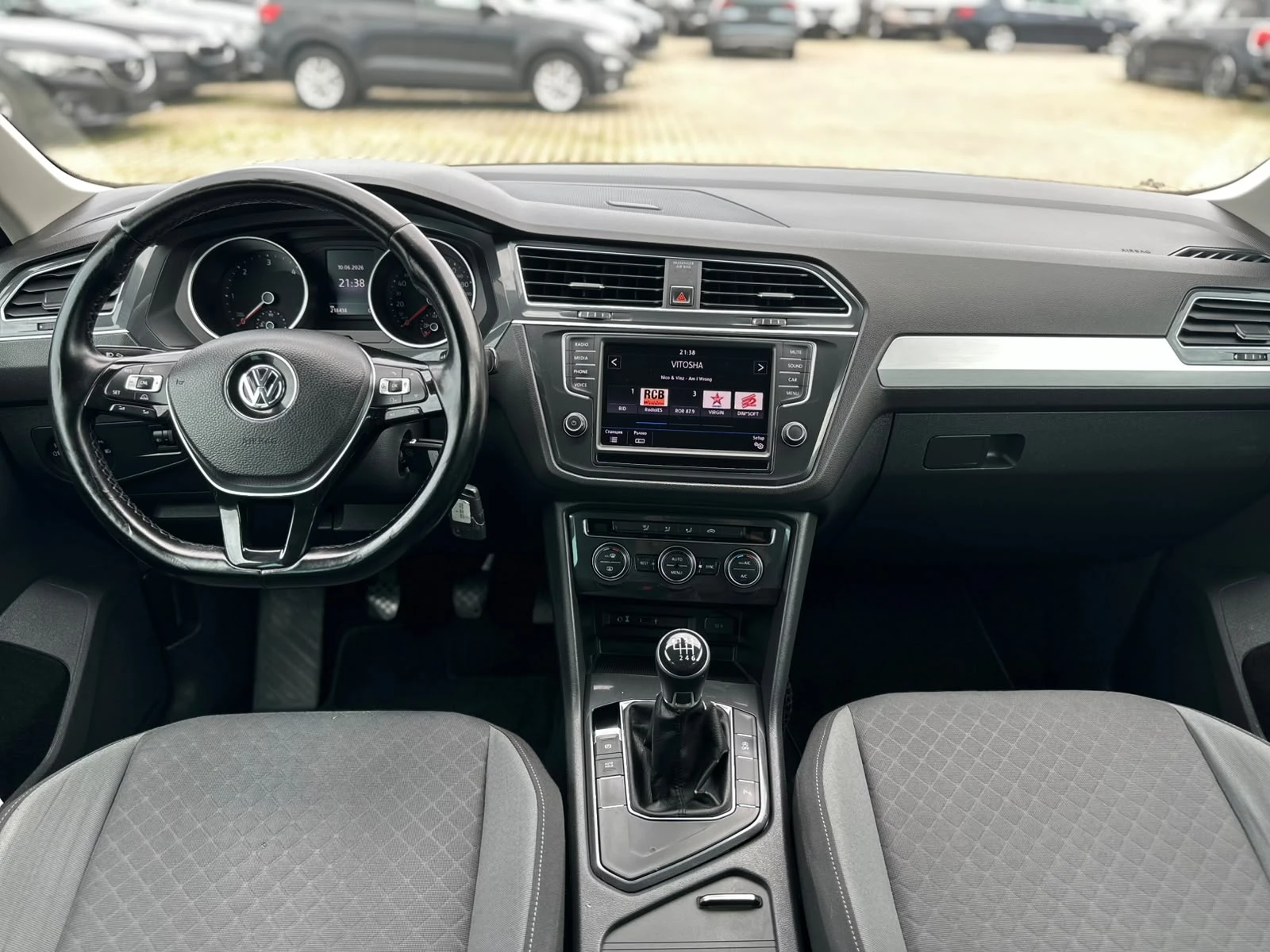 VW Tiguan / 2.0 TDI / 150 HP /EURO 6 / NAVI /, снимка 13 - Автомобили и джипове - 55036385