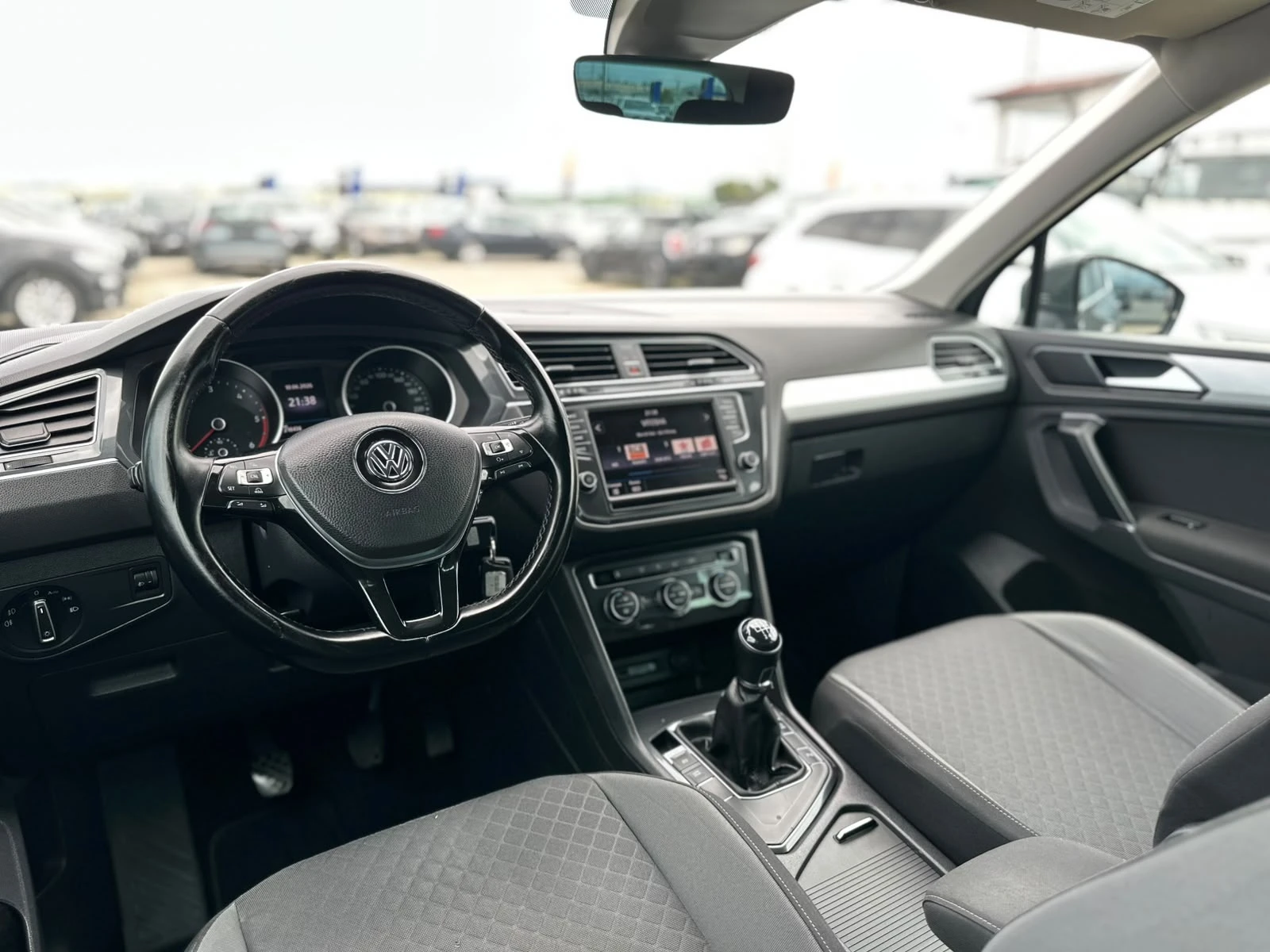 VW Tiguan / 2.0 TDI / 150 HP /EURO 6 / NAVI /, снимка 9 - Автомобили и джипове - 55036385