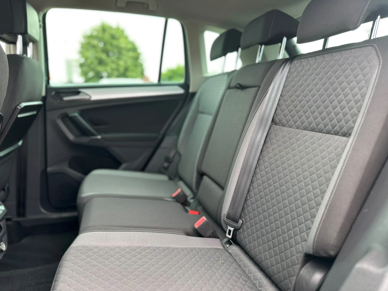 VW Tiguan / 2.0 TDI / 150 HP /EURO 6 / NAVI /, снимка 10 - Автомобили и джипове - 55036385