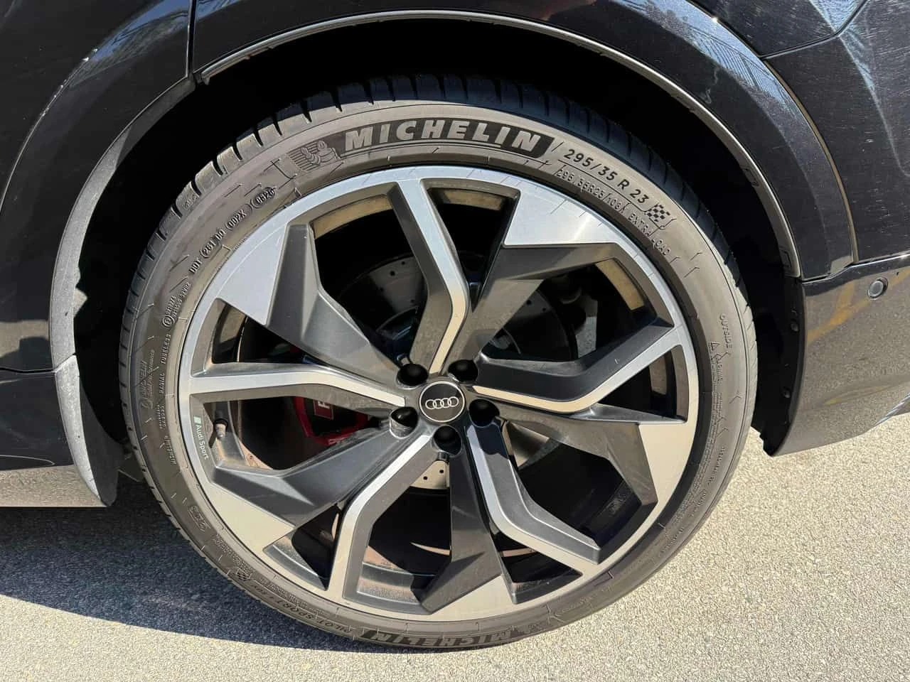 Audi RSQ8 4.0 TFSI quattro | CARFAX | АВТОКРЕДИТ БЕЗ ПЪРВОНА, снимка 6 - Автомобили и джипове - 55590564