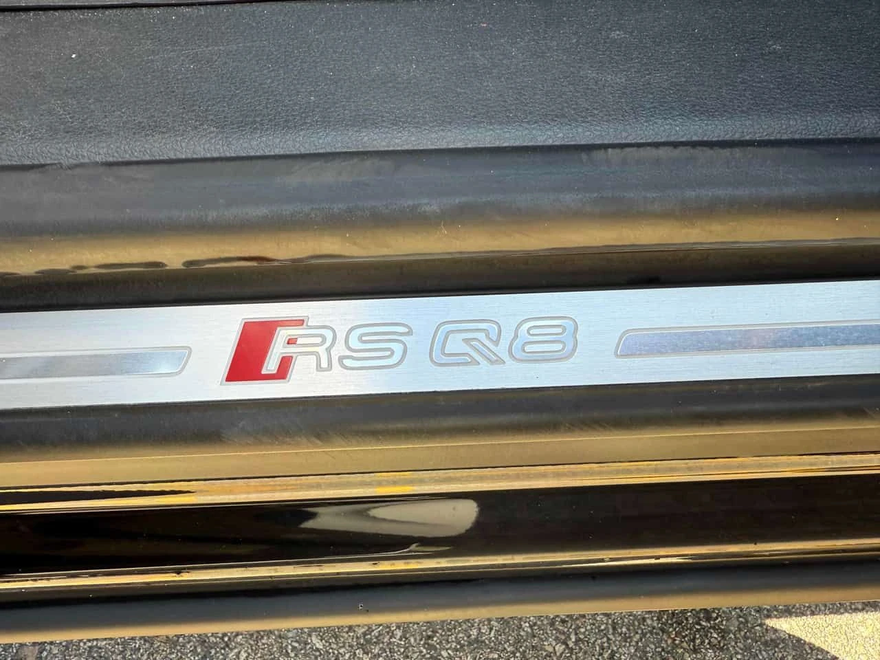 Audi RSQ8 4.0 TFSI quattro | CARFAX | АВТОКРЕДИТ БЕЗ ПЪРВОНА, снимка 12 - Автомобили и джипове - 55590564