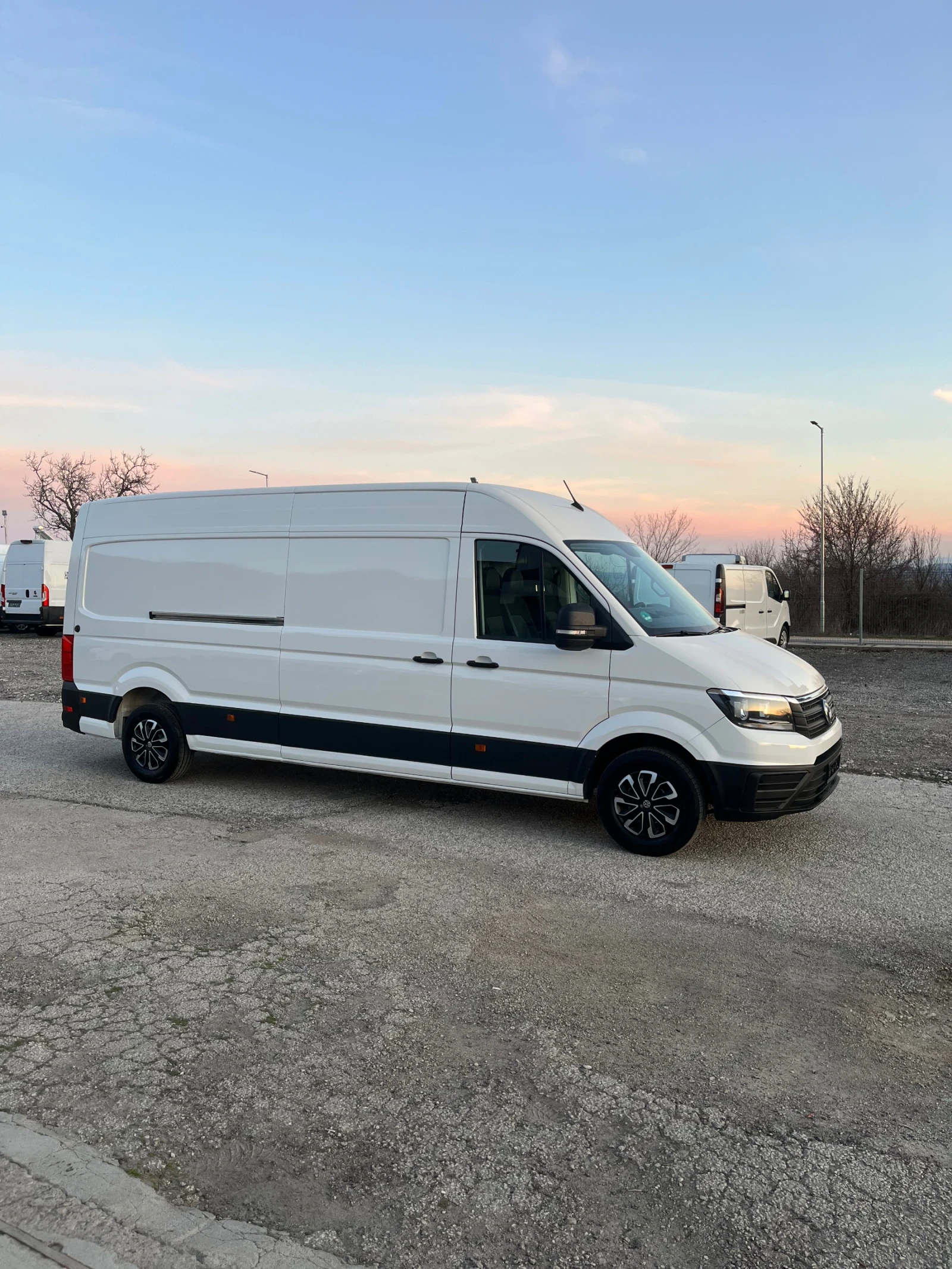 VW Crafter Maxi klima, снимка 4 - Бусове и автобуси - 53804156