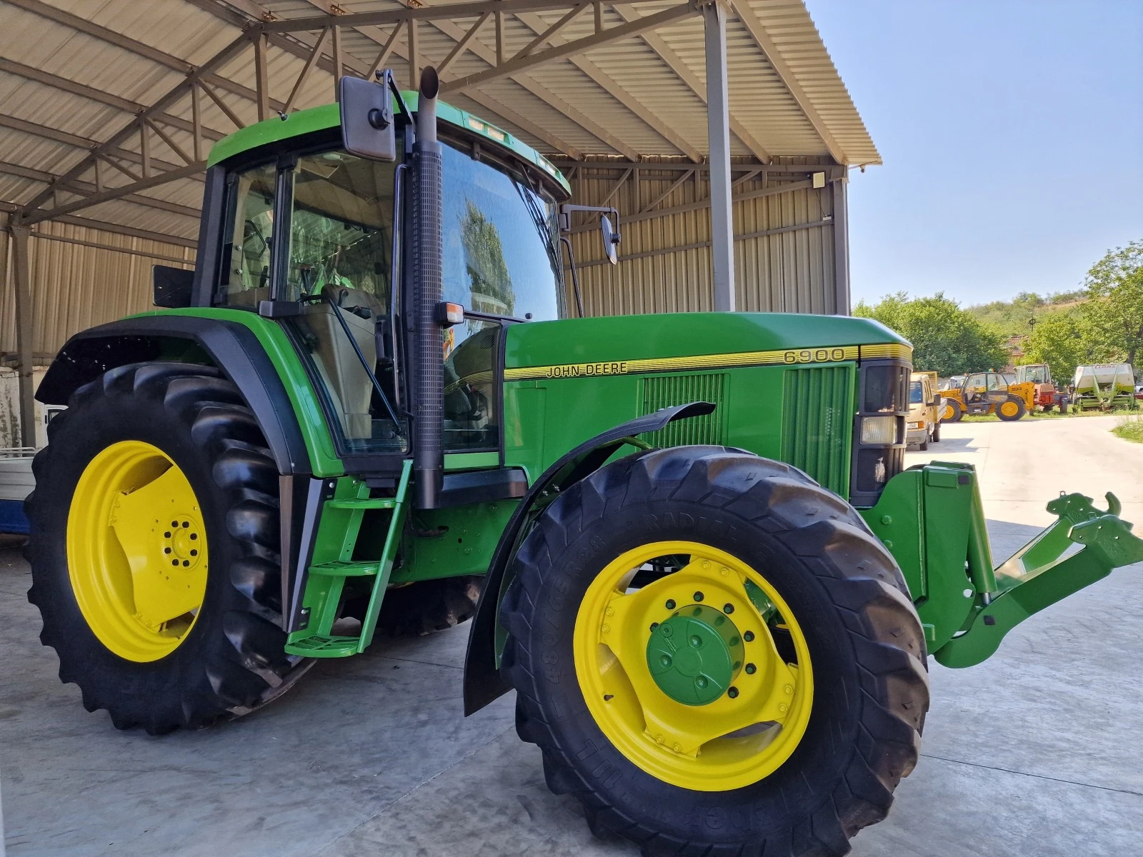 Трактор John Deere 6900 - изображение 3