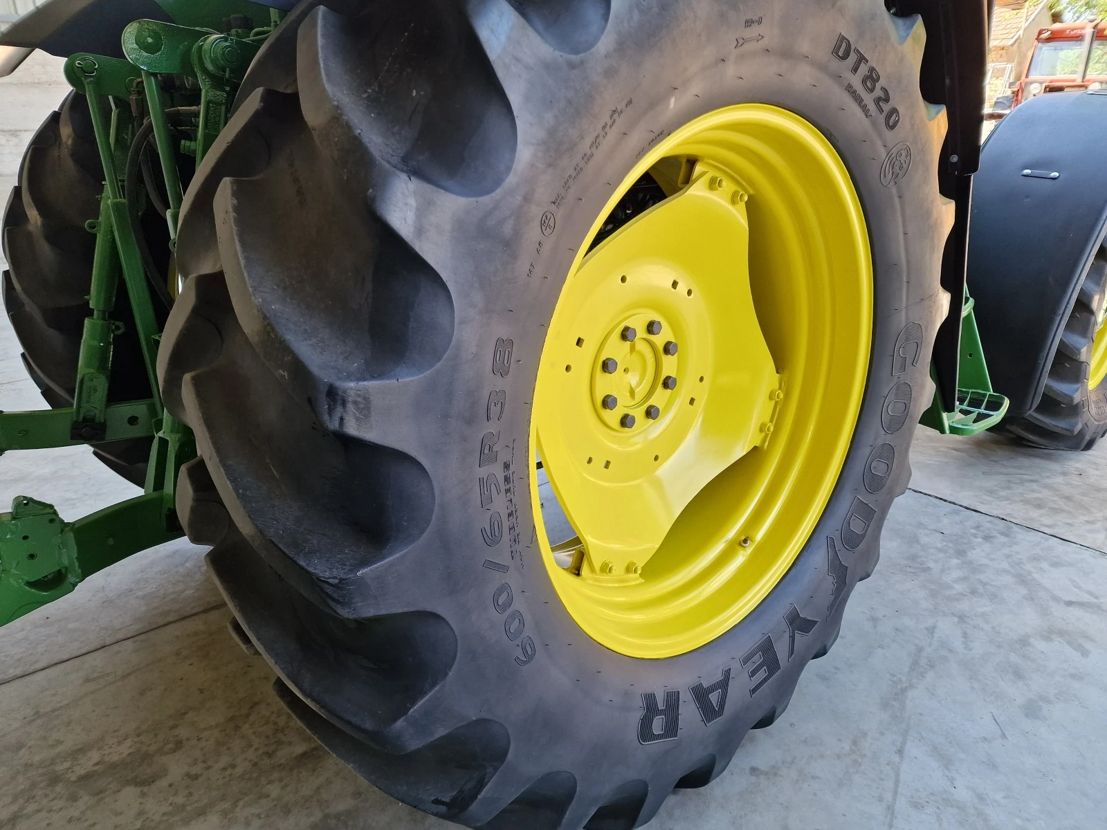 Трактор John Deere 6900 - изображение 5