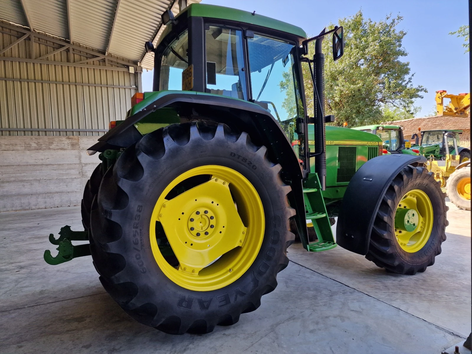 Трактор John Deere 6900 - изображение 4