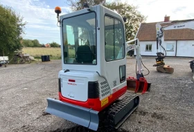 Багер Takeuchi TB016 - 4000 Eur, снимка 3
