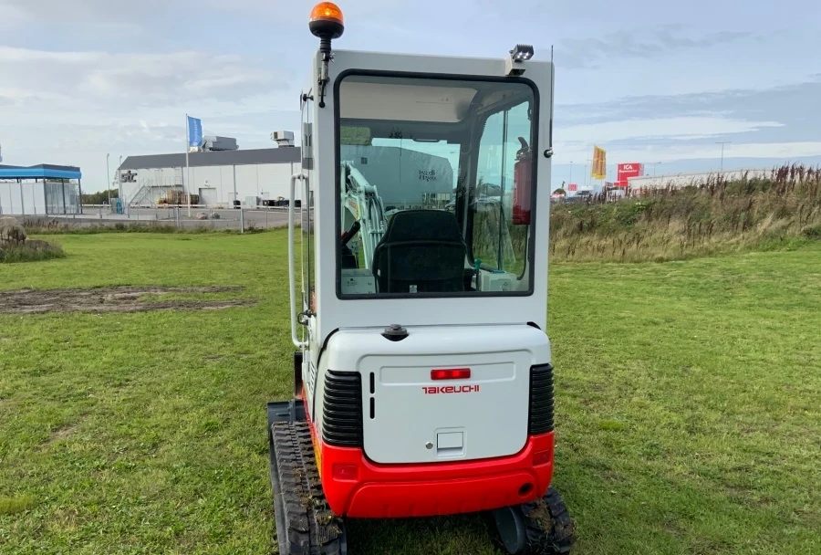 Багер Takeuchi TB016 - 4000 Eur, снимка 6 - Индустриална техника - 54956684