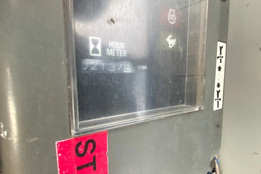 Багер Takeuchi TB016 - 4000 Eur, снимка 11 - Индустриална техника - 54956684