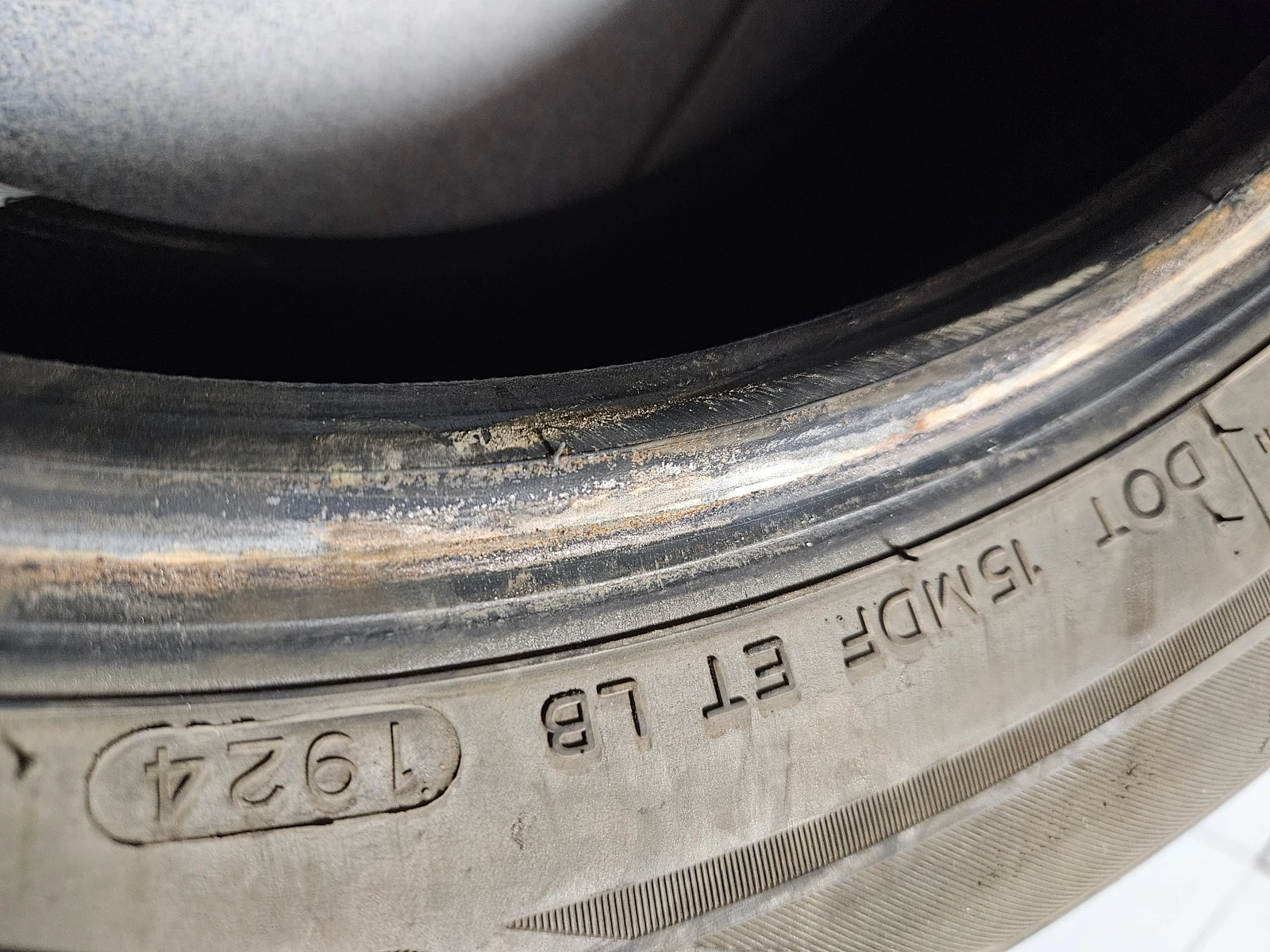 Гуми Зимни 185/65R15, снимка 5 - Гуми и джанти - 56718244