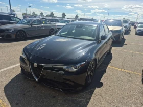 Alfa Romeo Giulia  AWD 2.0 turbo / DISTRONIC / АВТОКРЕДИТ , снимка 1