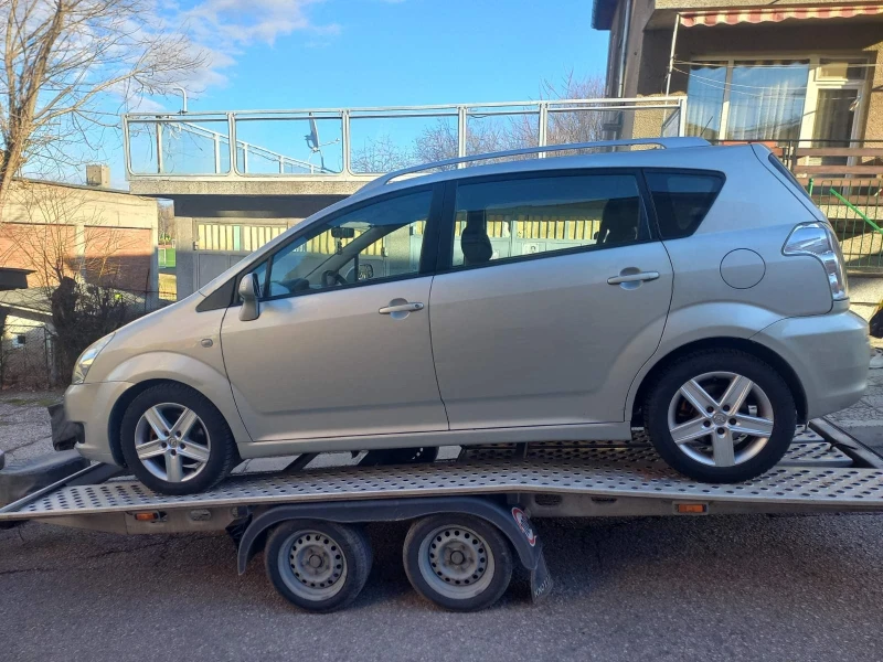 Toyota Corolla verso 2.2, снимка 10 - Автомобили и джипове - 47137017