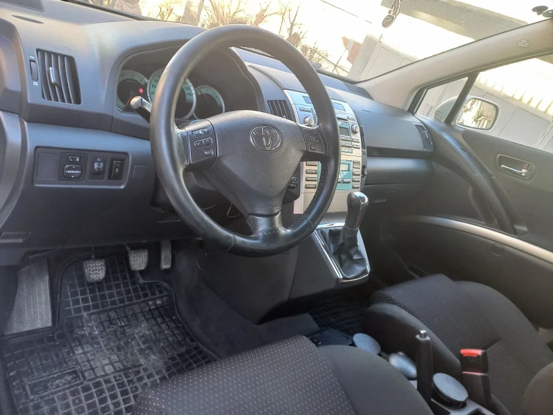 Toyota Corolla verso 2.2, снимка 11 - Автомобили и джипове - 47137017