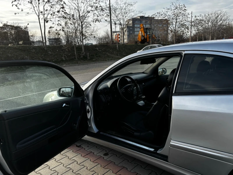 Mercedes-Benz C 220 Facelift 6 скорости , снимка 9 - Автомобили и джипове - 49511006