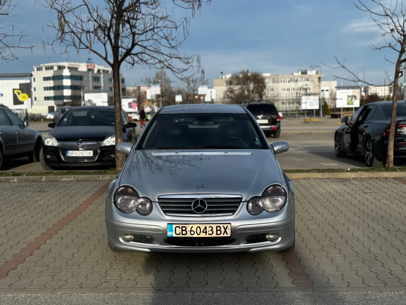 Mercedes-Benz C 220 Facelift 6 скорости , снимка 1 - Автомобили и джипове - 49511006