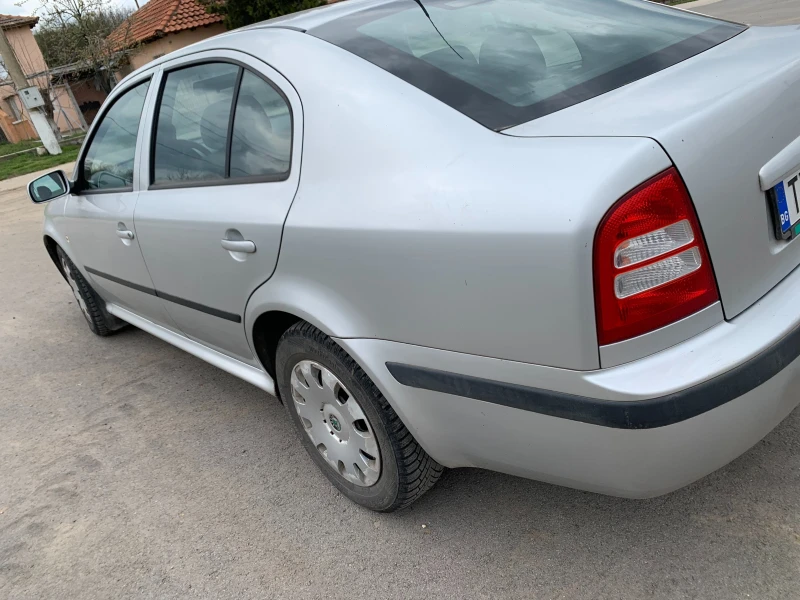Skoda Octavia 1.6 i, снимка 4 - Автомобили и джипове - 52405484