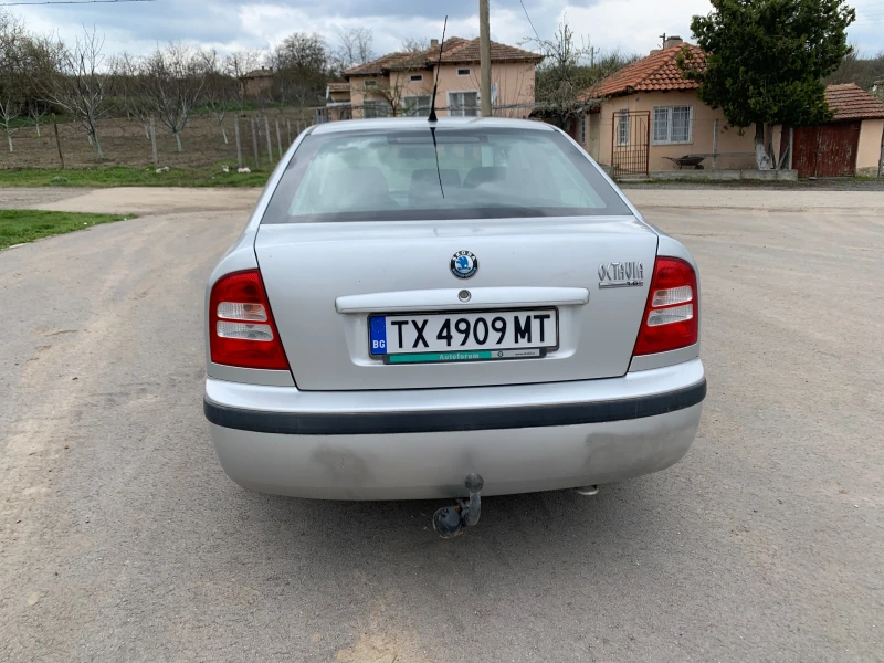 Skoda Octavia 1.6 i, снимка 5 - Автомобили и джипове - 52405484