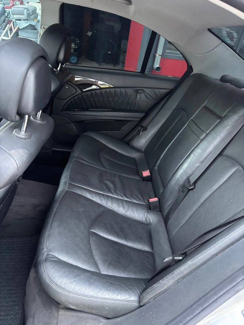 Mercedes-Benz E 320 204К.С.  УНИКАТ, снимка 9 - Автомобили и джипове - 53539838