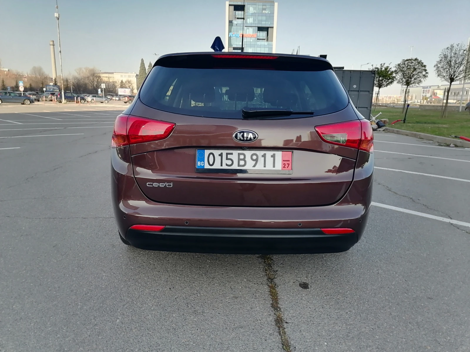 Kia Ceed 1.6i Navi Premium - изображение 6